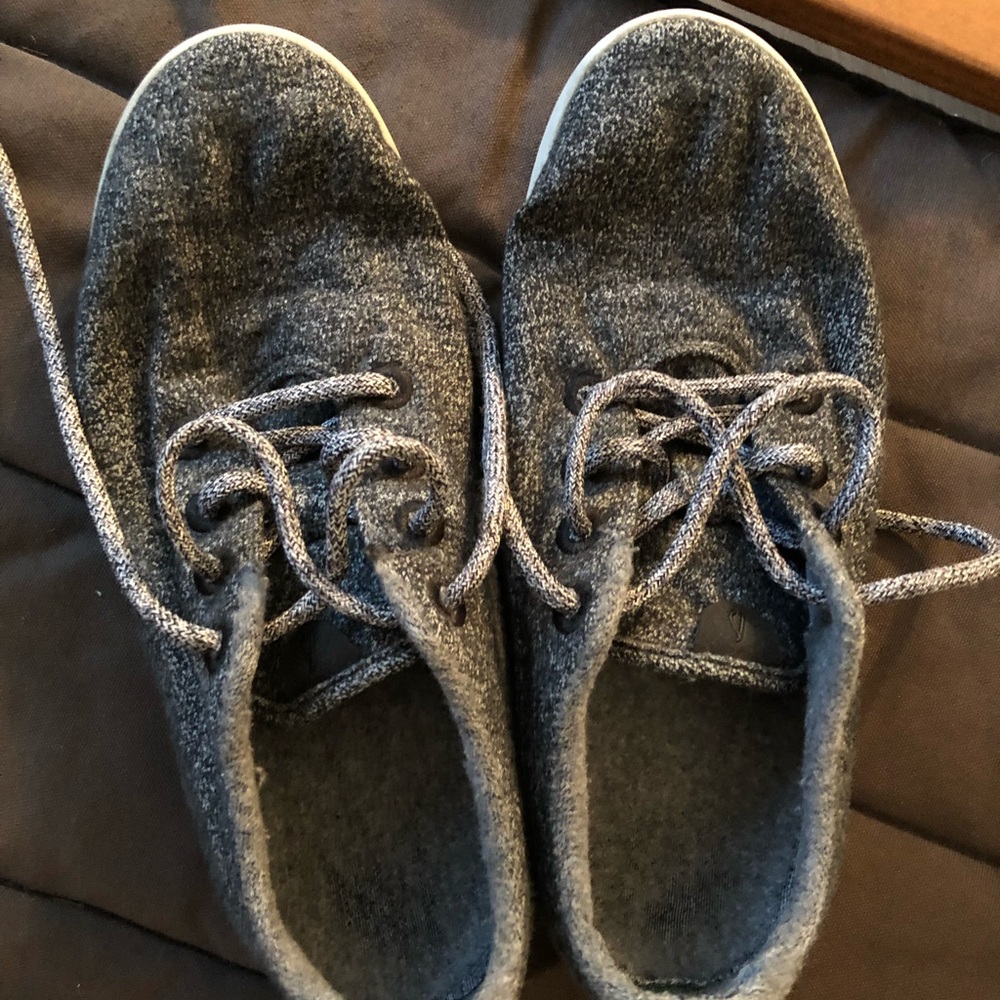 Men’s allbird wool runners size 10